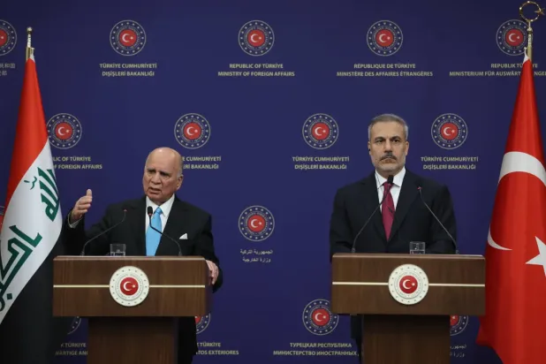 Irak Başbakan Yardımcısı ve Dışişleri Bakanı Fuad Hüseyin, Ankara'da Dışişleri Bakanı Hakan Fidan ile düzenlediği basın toplantısında konuşuyor. (EPA)