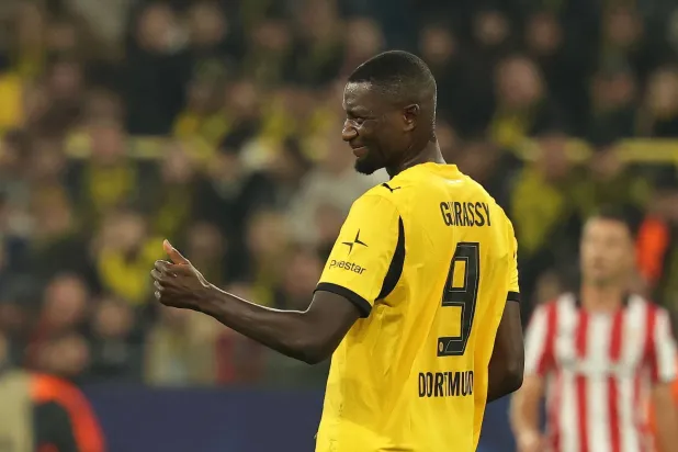 الغيني سيرهو جيراسي لاعب دورتموند الألماني (إ.ب.أ)