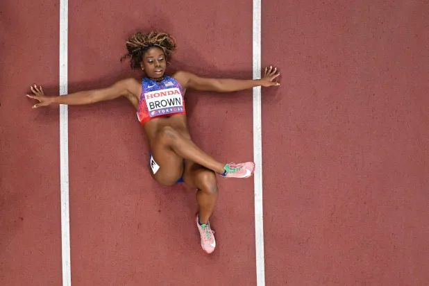 الأميركية بريتاني براون تألقت في نيويورك (أ.ف.ب)