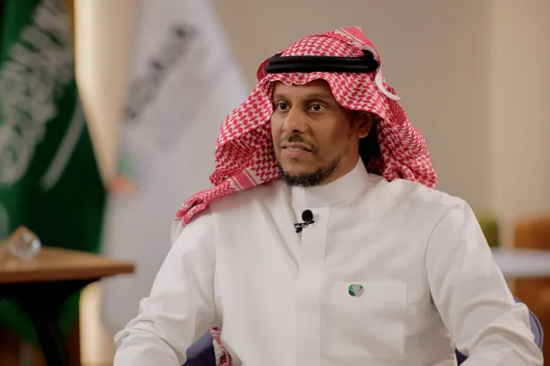 المهندس صالح مصيباح كشف أن تطبيق «توكلنا» بدأ بالفعل في نسخته المُحدَّثة الأخيرة استخدام عدد من تقنيات الذكاء الاصطناعي لاقتراح الخدمات للمستخدم (تصوير: تركي العقيلي)