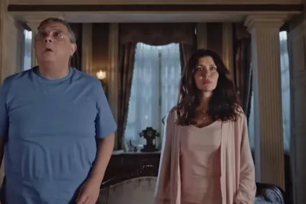 ماجد الكدواني وغادة عادل في لقطة من فيلم «فيها إيه يعني» (الشركة المنتجة)