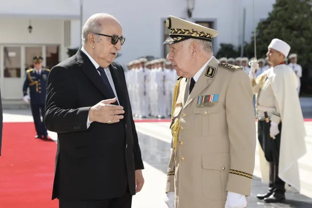 الجيش الجزائري يهاجم «خونة باعوا وطنهم» ويؤكد «الجاهزية» لمواجهة «المؤامرات»