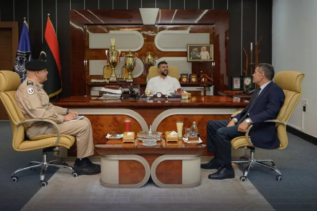 صورة وزعها قعيم لاجتماع مع السايح (وزارة الداخلية الليبية)