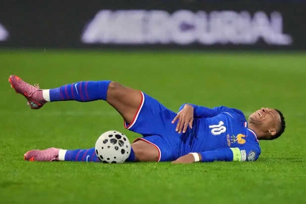 نجم ريال مدريد كيليان مبابي تعافى من إصابته مع منتخب فرنسا (أ.ب)