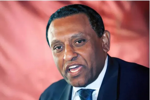 كمال إدريس (أرشيفية متداولة)