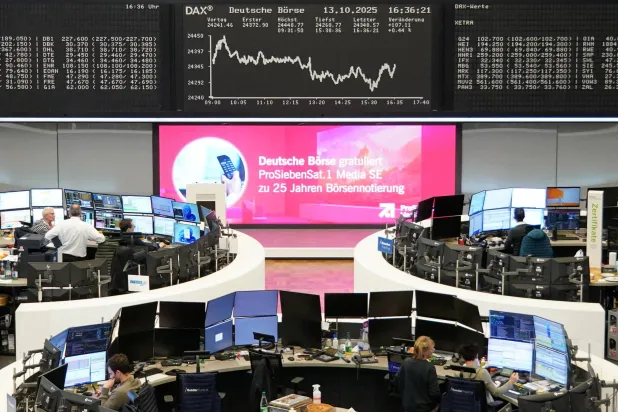 رسم بياني لمؤشر الأسهم الألماني «داكس» في بورصة فرانكفورت (رويترز)