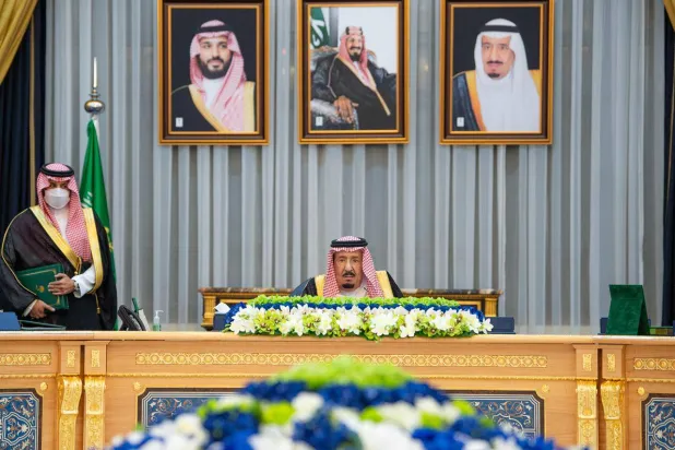 خادم الحرمين الشريفين الملك سلمان بن عبد العزيز لدى ترؤسه جلسة مجلس الوزراء التي عقدت في الرياض الثلاثاء (واس)