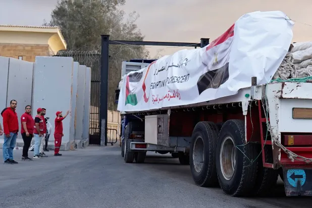 غزة: إسرائيل لن تسمح إلا بدخول نصف العدد المتفق عليه من شاحنات المساعدات