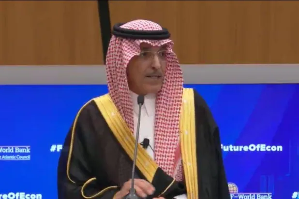وزير المالية السعودي: عجز الميزانية «اختياري للاستثمار» و«رؤية 2030» تبني زخماً للتغيير