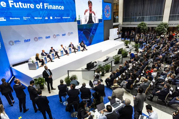 غورغييفا تتحدث في إحدى جلسات اجتماعات صندوق النقد والبنك الدوليين بواشنطن (إ.ب.أ)