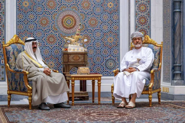 Sultan of Oman Haitham bin Tarik and Emir of Kuwait Sheikh Meshal Al-Ahmad Al-Jaber Al-Sabah meet in Muscat on Tuesday. (ONA)