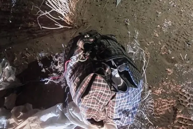 أحبطت السلطات الأردنية محاولة لتهريب مادة الكبتاغون من جنوب سوريا عبر حقيبة داخل بالون (الإعلام العسكري)