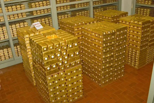الذهب يتجاوز 4200 دولار وسط آمال خفض الفائدة وزيادة الطلب