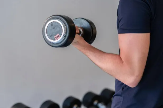 توصي منظمة الصحة العالمية بممارسة 300 دقيقة من النشاط الخفيف إلى المتوسط أسبوعياً (بيكسباي)