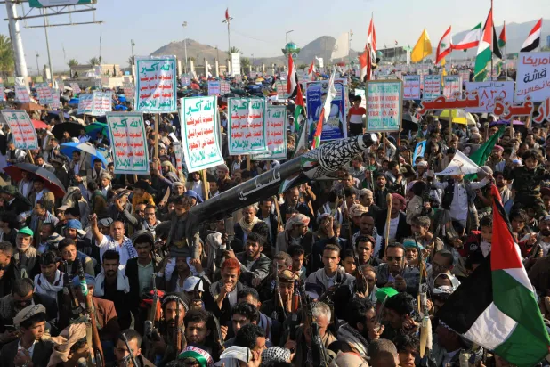 الجماعة الحوثية اعترفت بخسارة الكثير من عناصرها العسكريين خلال عامين (أ.ف.ب)