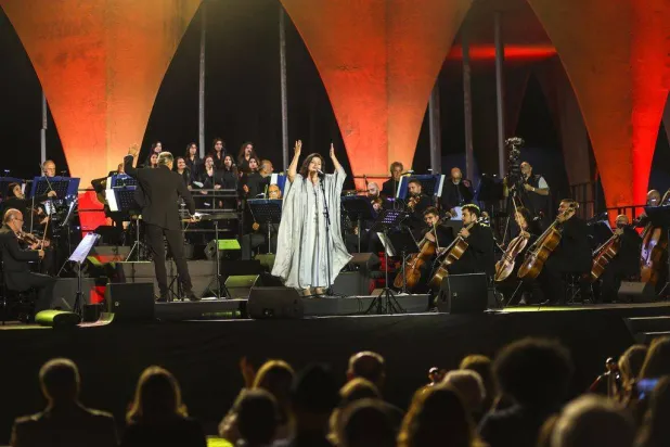 استمع الجمهور من جاهدة لأغنيات لها ولنجوم الغناء العربي (الجهة المنظمة)