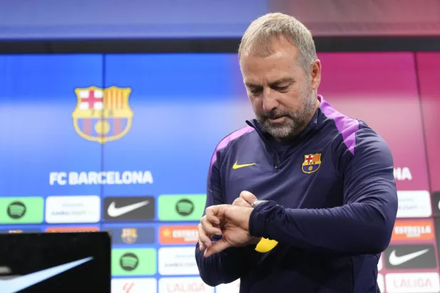 الألماني هانسي فليك المدير الفني لبرشلونة (إ.ب.أ)