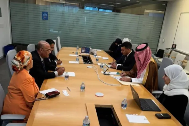 Yemen’s Minister of Planning and International Cooperation Waed Badhib during his meeting with Saudi Assistant Minister of Finance Abdullah Bin Zaraah. (Saba) 