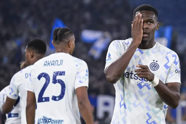 بوني محتفلا بالهدف (إ.ب.أ)