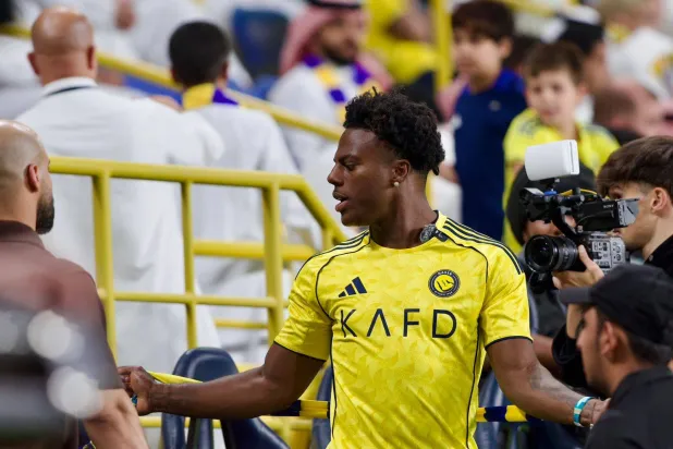 اليوتيوبر سبيد في المدرج النصراوي (تصوير:عبد العزيز النومان)