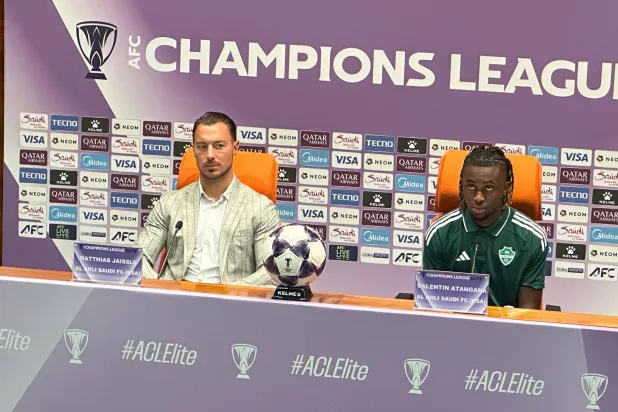 ماتياس يايسله وفالنتين أتانغانا خلال المؤتمر الصحافي (الشرق الأوسط)