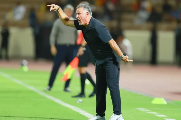 الفرنسي غالتييه مدرب فريق نيوم (تصوير: عدنان مهدلي) 