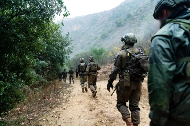 جنود إسرائيليون في جنوب لبنان خلال العمليات العسكرية ضد «حزب الله» (الجيش الإسرائيلي)