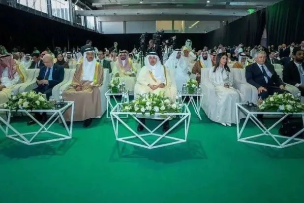 Saudi Minister of Transport and Logistics at the center of the attendees during the opening of the Saudi International Rail Exhibition and Conference (Asharq Al-Awsat). 