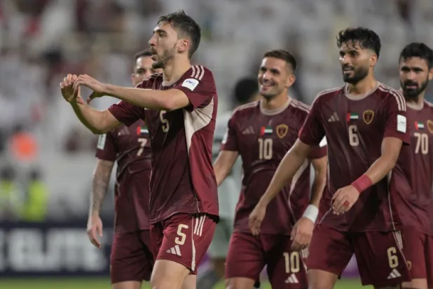 فرحة لاعبي الوحدة الإماراتي بالفوز على الدحيل (الاتحاد الآسيوي)