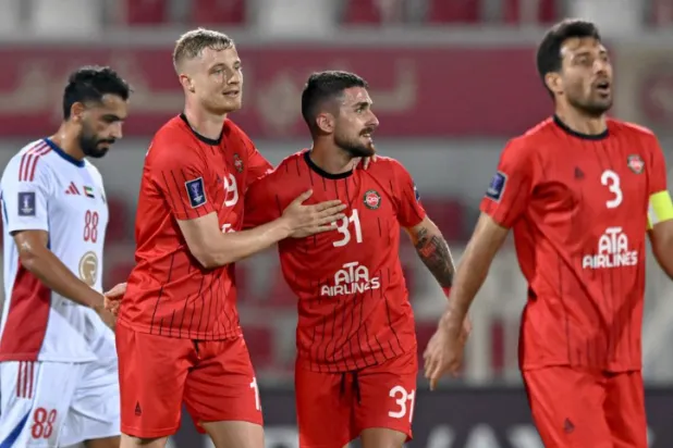 فرحة لاعبي تراكتور بالخماسية في مرمى الشارقة (الاتحاد الآسيوي) 