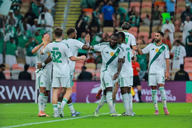 فرحة أهلاوية تكررت كثيراً في المواجهة (تصوير: محمد المانع) 