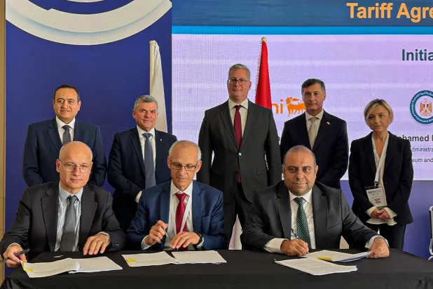 وزير البترول المصري ونظيره القبرصي يشهدان توقيع اتفاقية التعاون في مدينة ليماسول القبرصية (وزارة البترول المصرية)