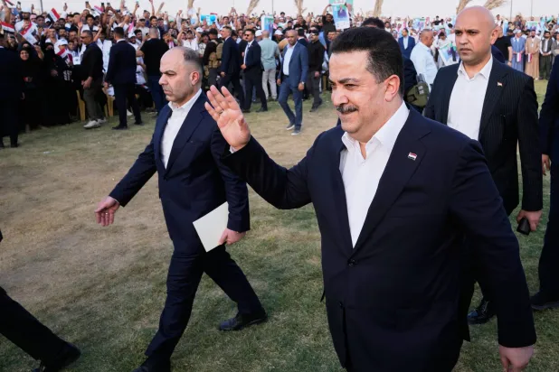 رئيس الوزراء العراقي محمد شياع السوداني في فعالية انتخابية بالموصل السبت الماضي (أ.ب)