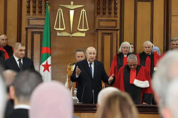الرئيس الجزائري خلال اجتماعه بالقضاة في 12 من أكتوبر الحالي (الرئاسة)
