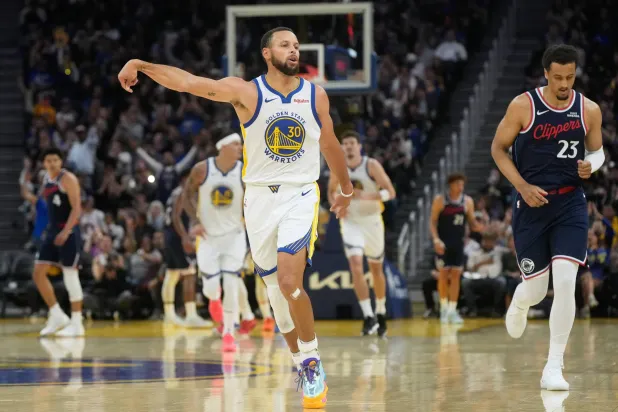 نجم كرة السلة الأميركي ستيفن كيري (أ.ب)