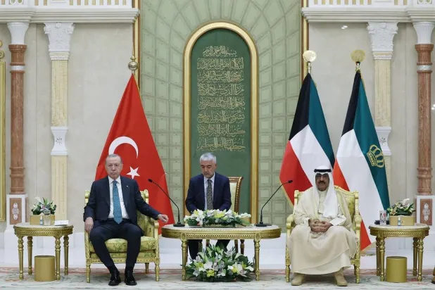 Turkish President Recep Tayyip Erdogan meets with Kuwait's Emir Sheikh Mishal Al-Ahmad Al-Jaber Al-Sabah in Kuwait City, Kuwait, October 21, 2025. (Murat Kula/Turkish Presidential Press Office/Handout via Reuters) 