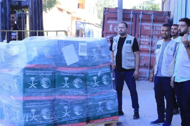 The Saudi Center for Culture and Heritage is responsible for distributing aid to the most vulnerable families in the Gaza Strip. (SPA) 