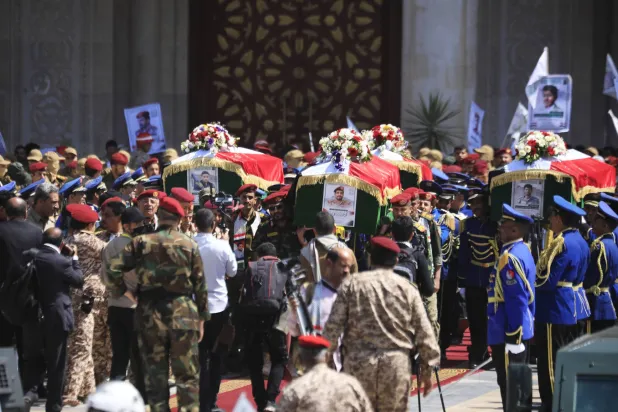 تل أبيب قتلت رئيس أركان الجماعة الحوثية ونصف أعضاء حكومتها الانقلابية (إ.ب.أ)