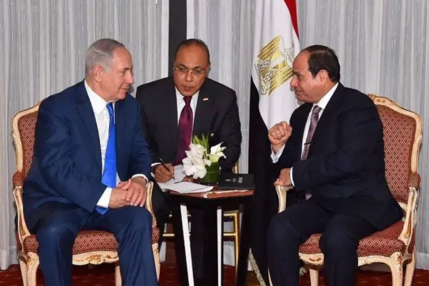 Egyptian President Abdel Fattah el-Sisi meets Israeli Prime Minister Benjamin Netanyahu in New York (Egyptian Presidency)