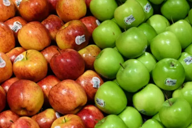 مركَّب المورين موجود في قشور التفاح وأوراق الجوافة والتين (رويترز)