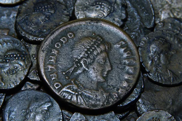 من رحم الأرض خرجت الحكاية (شاترستوك)