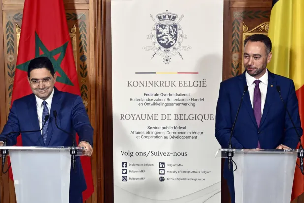 وزير الشؤون الخارجية والتعاون الأفريقي ناصر بوريطة خلال لقائه نائب الوزير الأول وزير الخارجية والشؤون الأوروبية والتعاون الإنمائي في بلجيكا (أ.ف.ب)