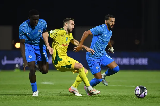 التعادل الإيجابي بنتيجة 1-1 حسم المواجهة بين نيوم وضيفه الخليج (تصوير: علي خمج)