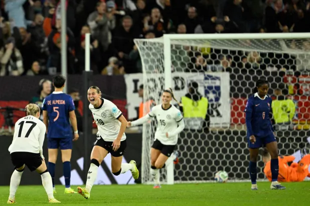 فرحة ألمانية بهدف الفوز (أ.ف.ب)