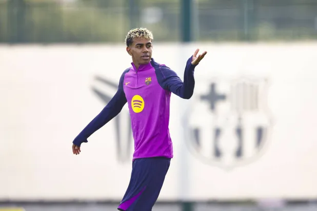 نجم برشلونة لامين يامال (إ.ب.أ)