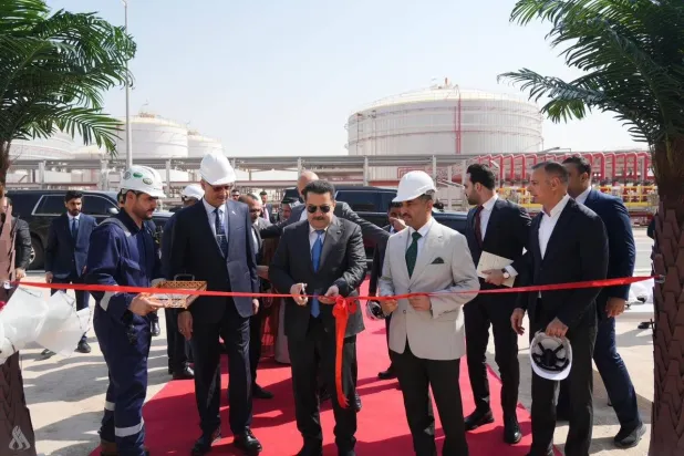 السوداني خلال افتتاح وحدة التكسير في مصفى الشعيبة بالبصرة (إكس)