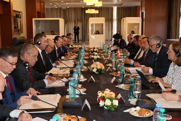 جانب من اجتماع وفدي حكومتي الجزائر وإسبانيا (وزارة الداخلية الجزائرية)