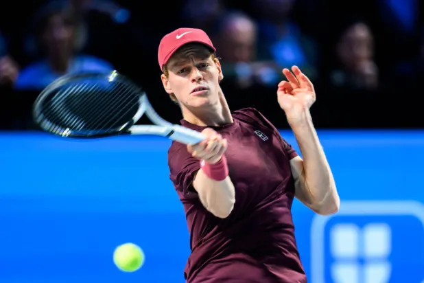 الإيطالي يانيك سينر إلى المباراة النهائية ببطولة فيينا (د.ب.أ)