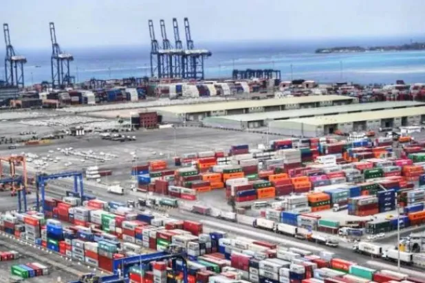 ميناء الملك عبد العزيز بالدمام (واس)