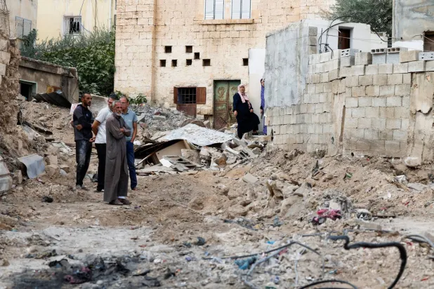 نحو 700 منزل في الضفة الغربية تعرضت للدمار الكامل أو لحقت بها أضرار جسيمة منذ بدء إسرائيل عملية «الجدار الحديدي» (رويترز)